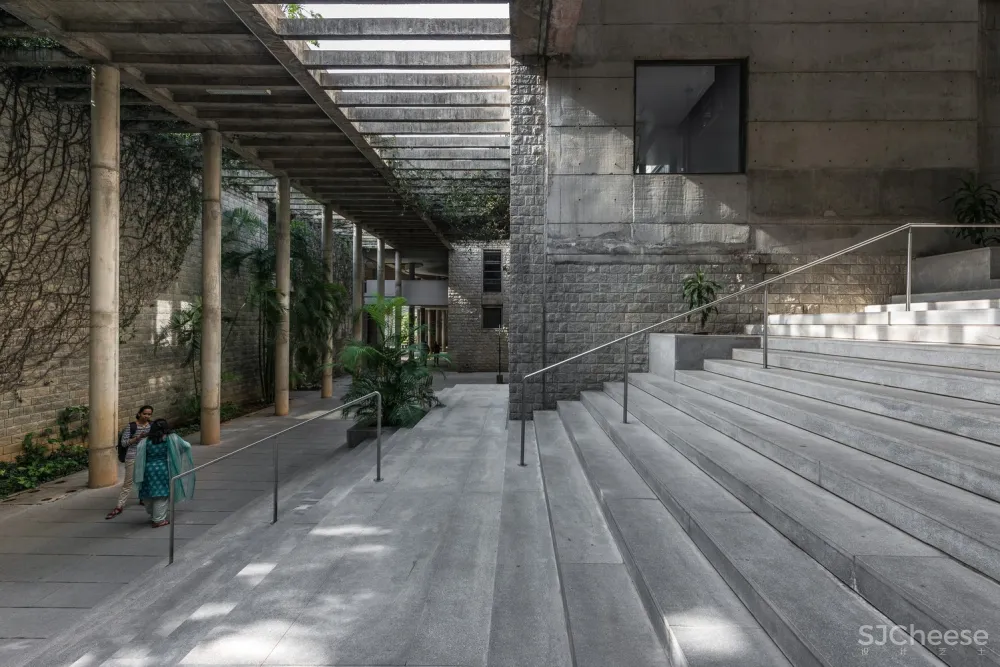 IIM-B 新教学综合体 / Mindspace Architects 首