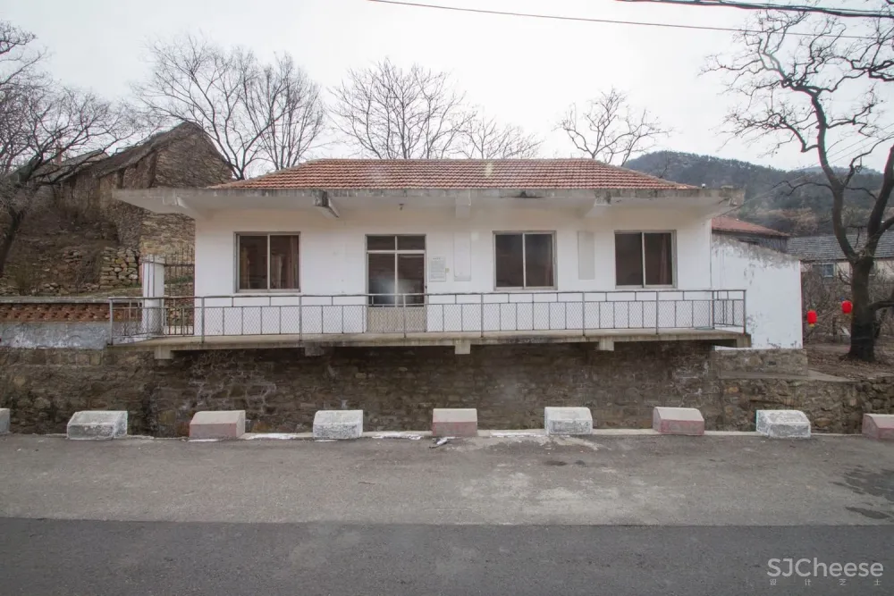 白石酒吧 / 三文建筑/何崴工作室 首