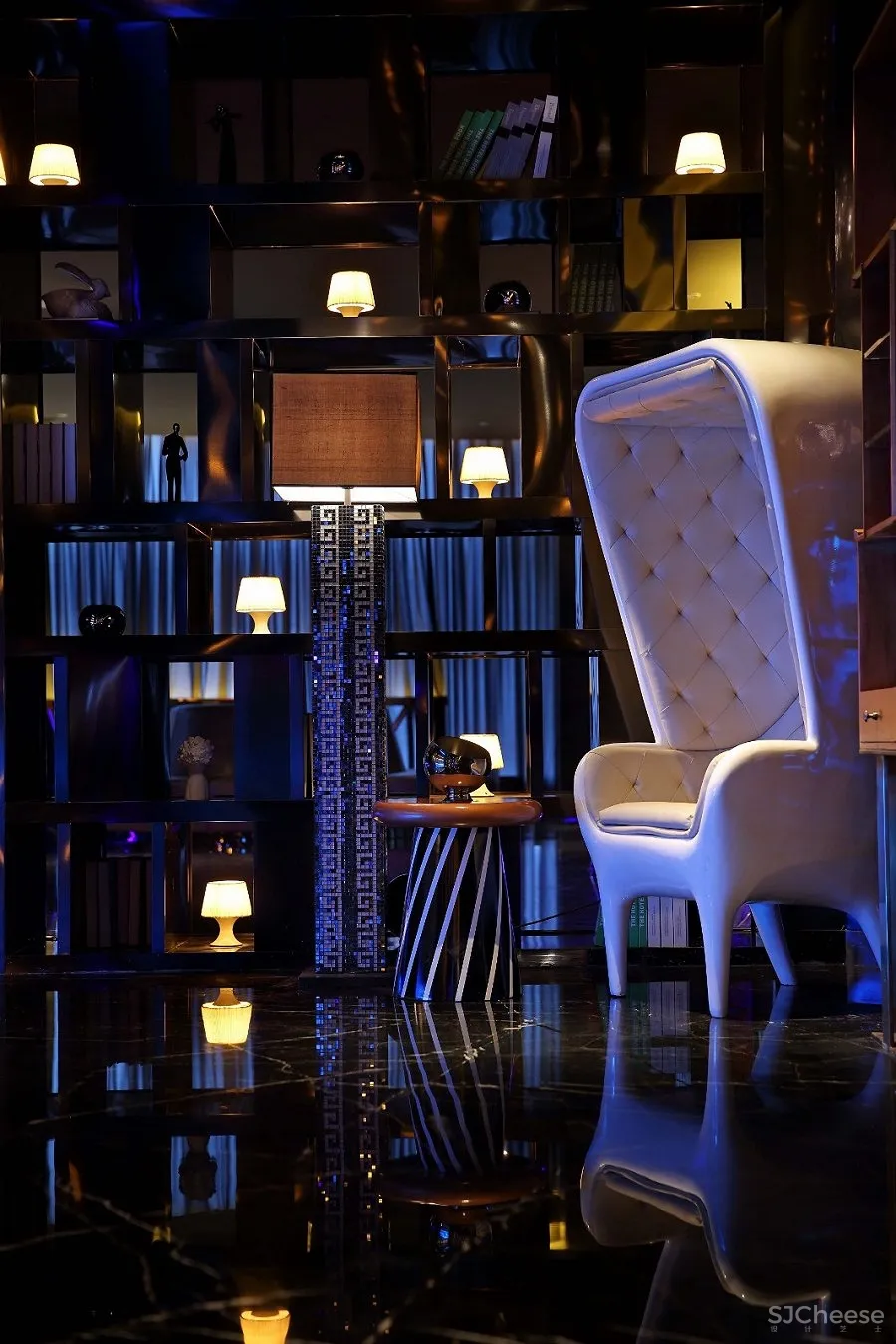 艺术潮流范——“砖”做KTV | 辛视设计