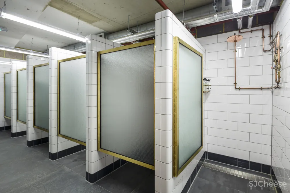 叛军C102健身房 伦敦