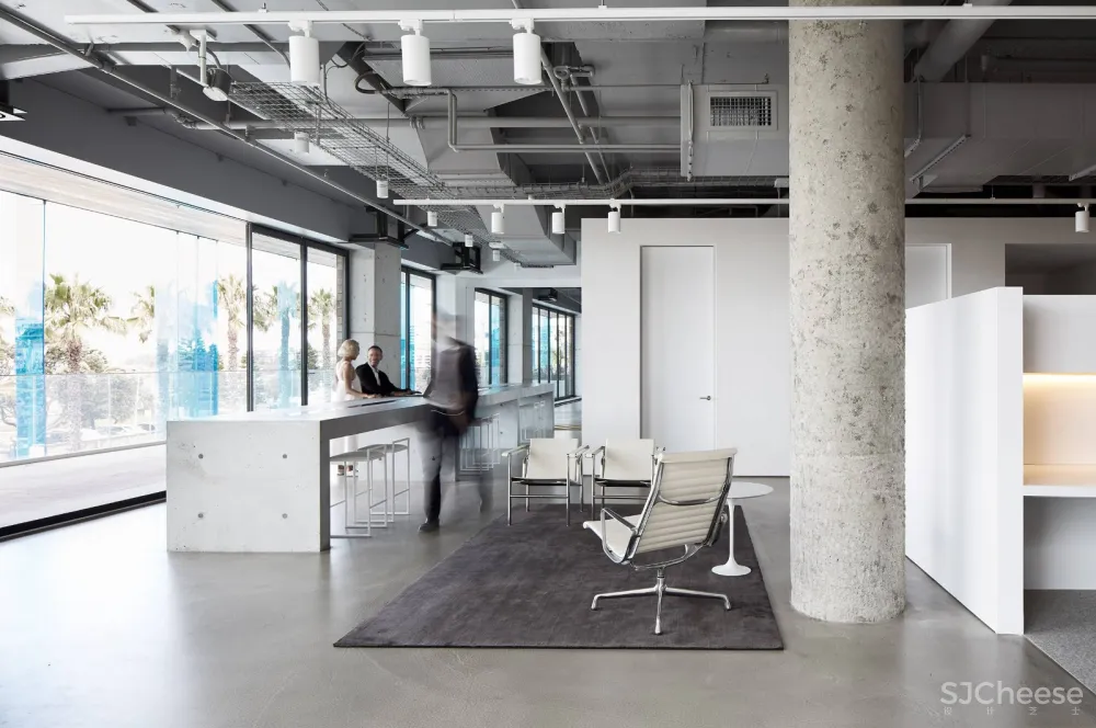Redgen Mathieson | 混凝土极简办公空间