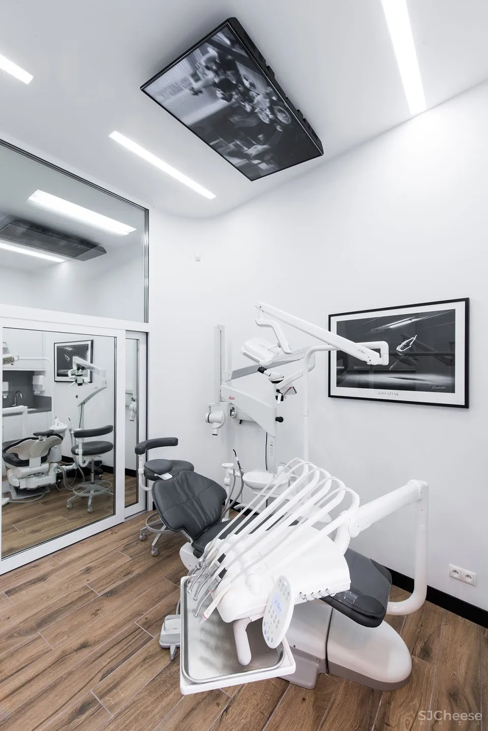 CREDUS诊所，波兹南 / mode:lina 首