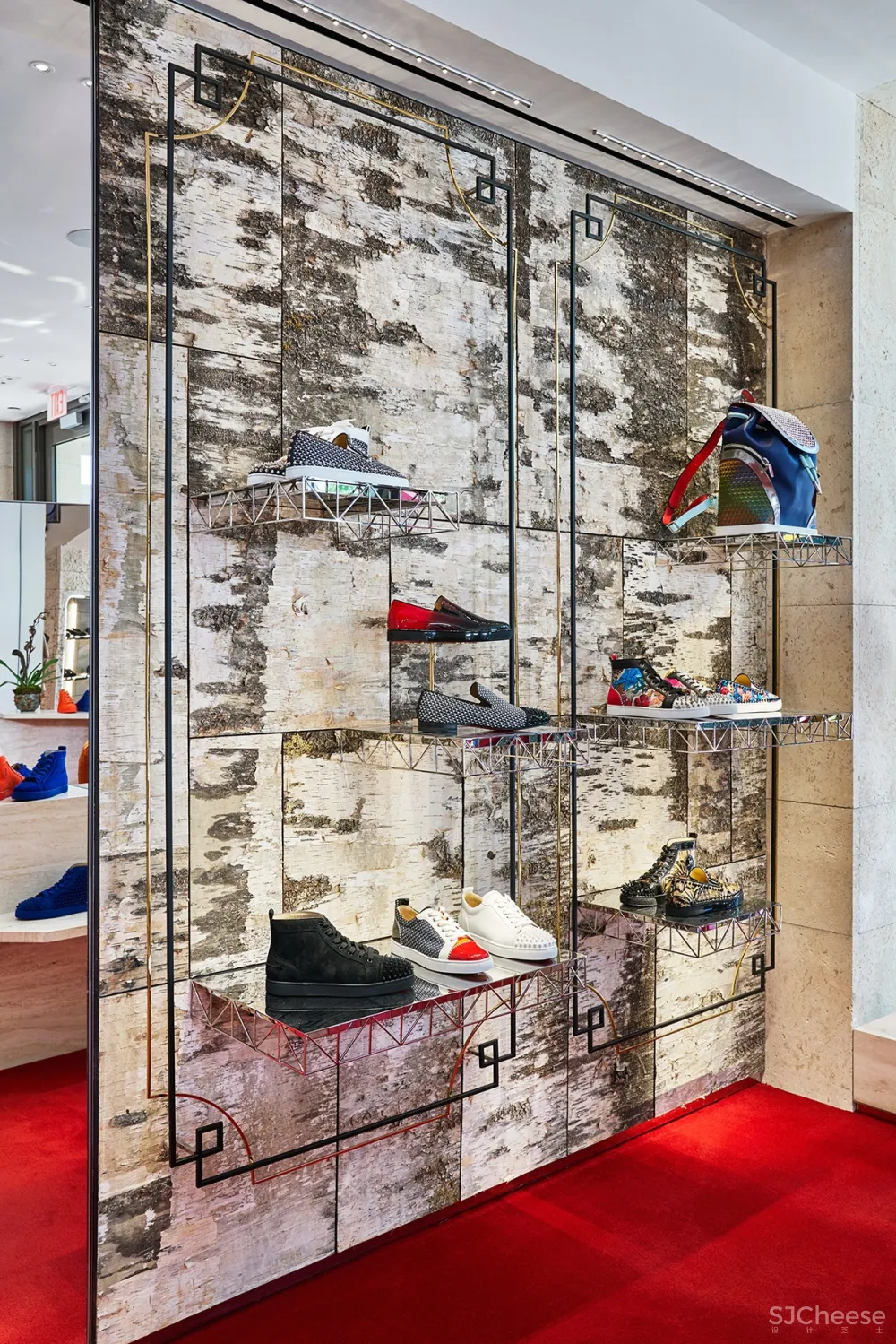 212box作品 | 树皮覆盖的Christian Louboutin精品店,与自然美感产生共鸣