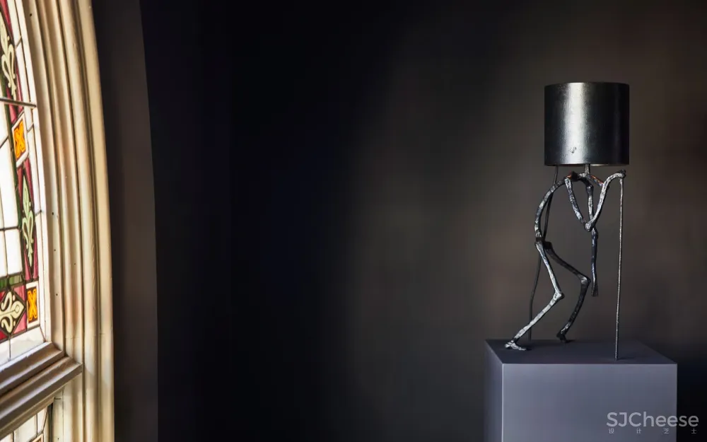 教堂与艺术的结合：Carpenters Workshop画廊作品