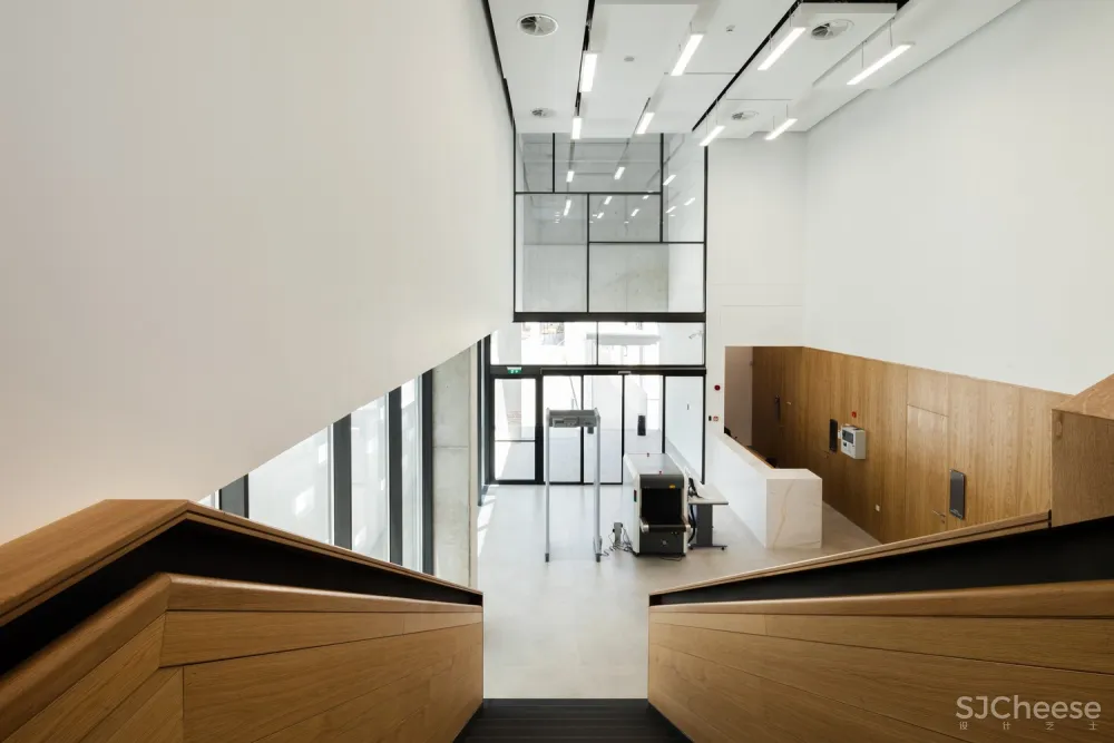 Varda Studio | 抽象的镂空形式建筑