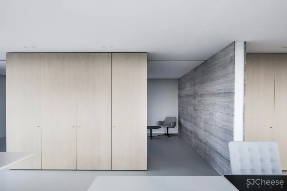 300㎡海堤上的极简办公空间 | FIVE AM 首