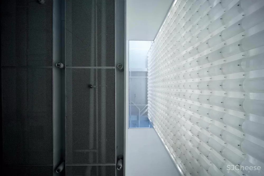 水木言设计:成都“白”止间书店 首