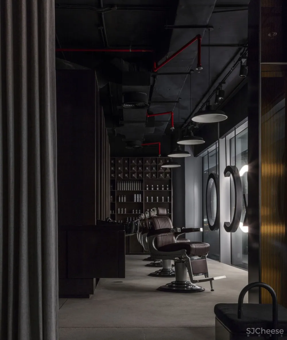 Szczepaniak：迪拜Chaps & Co男士沙龙 首