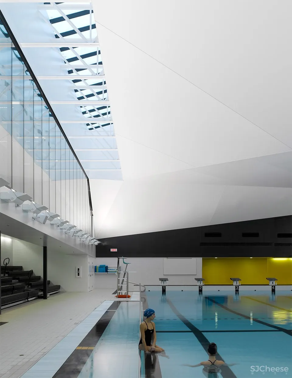 ACDF Architecture:魁北克Desjardins水上运动中心