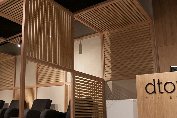 橡木环抱下的温暖SPA空间 | StudioMKZ