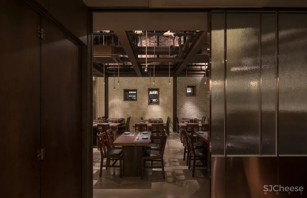 传统木结构餐厅 | GwangHwaMunHaeMul 首