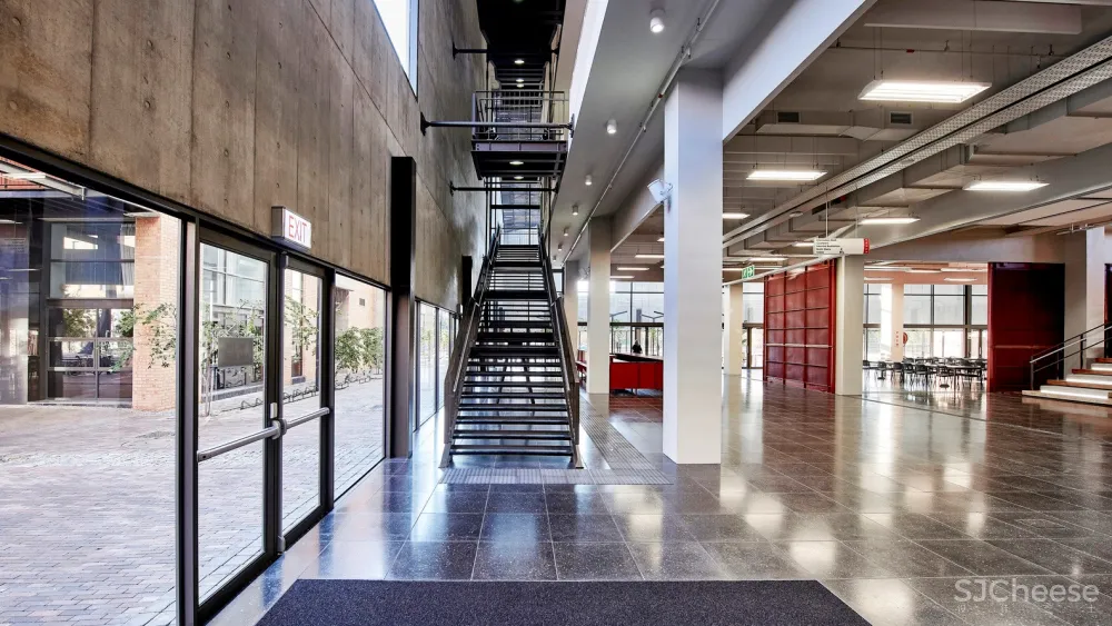 索尔·普拉特杰大学学生资源中心 / Designworkshop