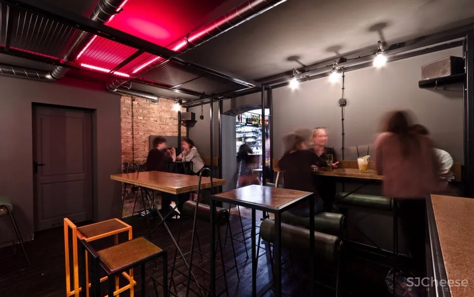 波兰 Źródło威士忌酒吧 | Adam Wiercinski