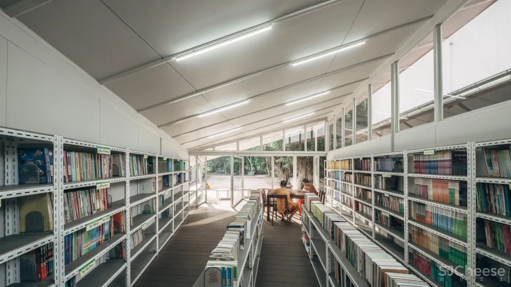 泰国寺庙院校旧楼改造,提供新僧侣生活区 / Skarn Chaiyawat + Rina Shindo + Witee Wisuthumporn 首