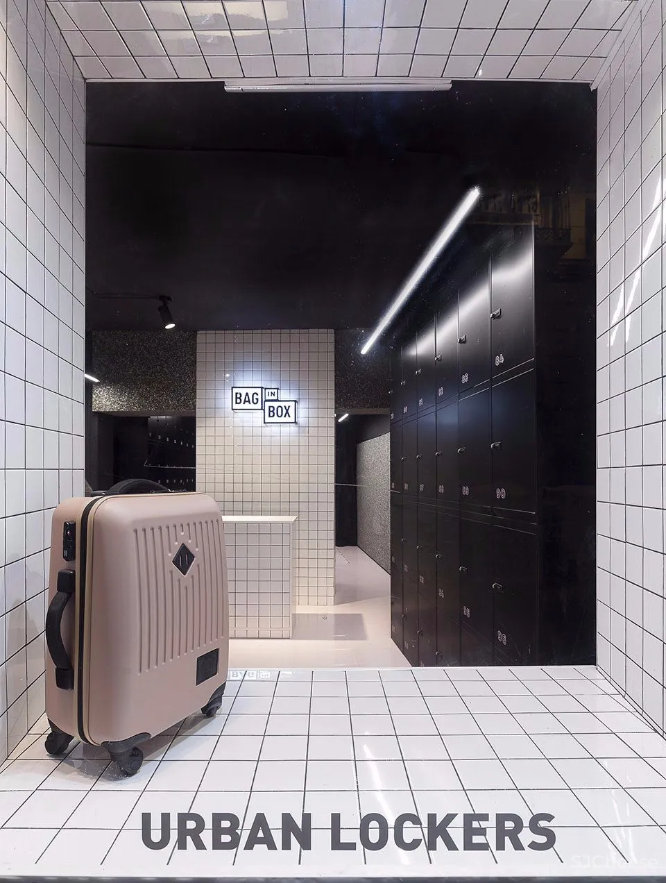 马德里Bag In Box行李寄存商店 | Wanna One 首