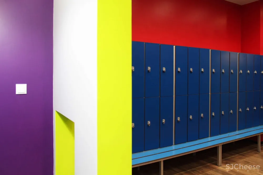 [俱乐部] Kalorias Club Children Dressing Room