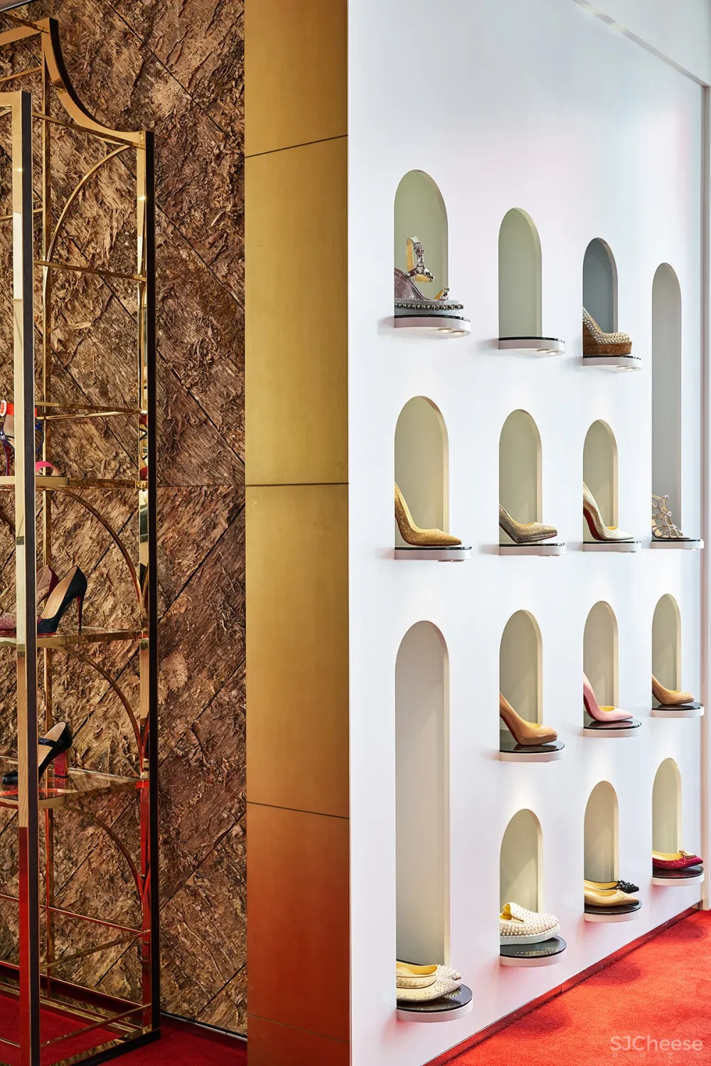 212box作品 | 树皮覆盖的Christian Louboutin精品店,与自然美感产生共鸣