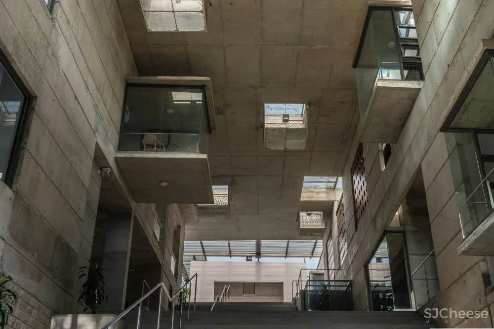 IIM-B 新教学综合体 / Mindspace Architects 首