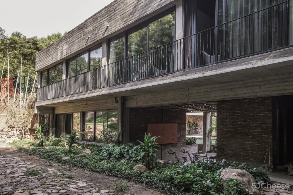 莫干山宿里三号度假酒店 / Atelier XÜK