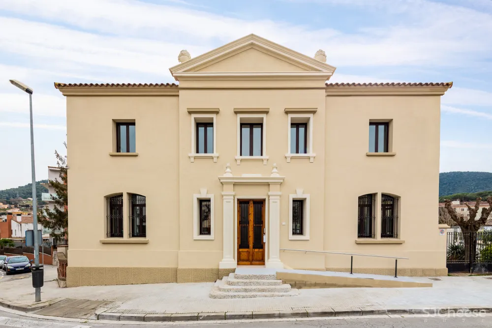 Joaquim Mir 校舍改造,巴塞罗那 / Carlos Rovira