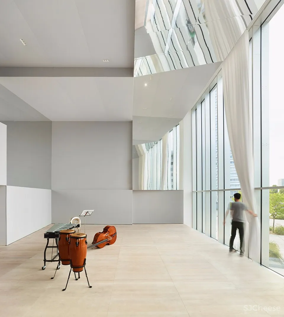 Dominique Coulon & associés:法国Allende表演厅和排练工作室 首