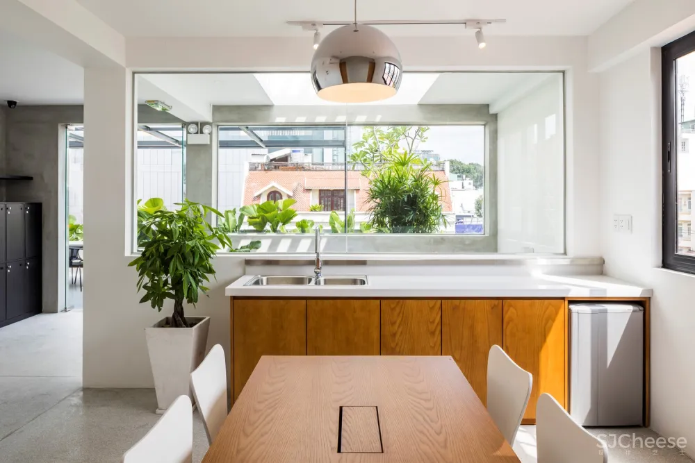 Sanuki Daisuke architects：越南年轻创业者的办公空间