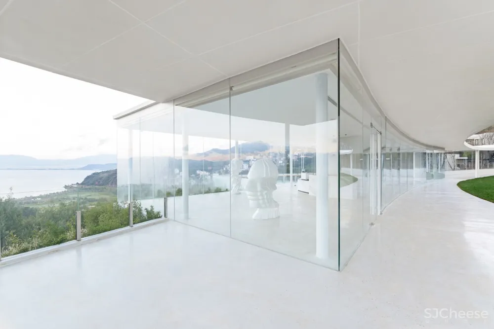 “云” – 云南抚仙湖万科艺术美学中心 / 承迹景观 首