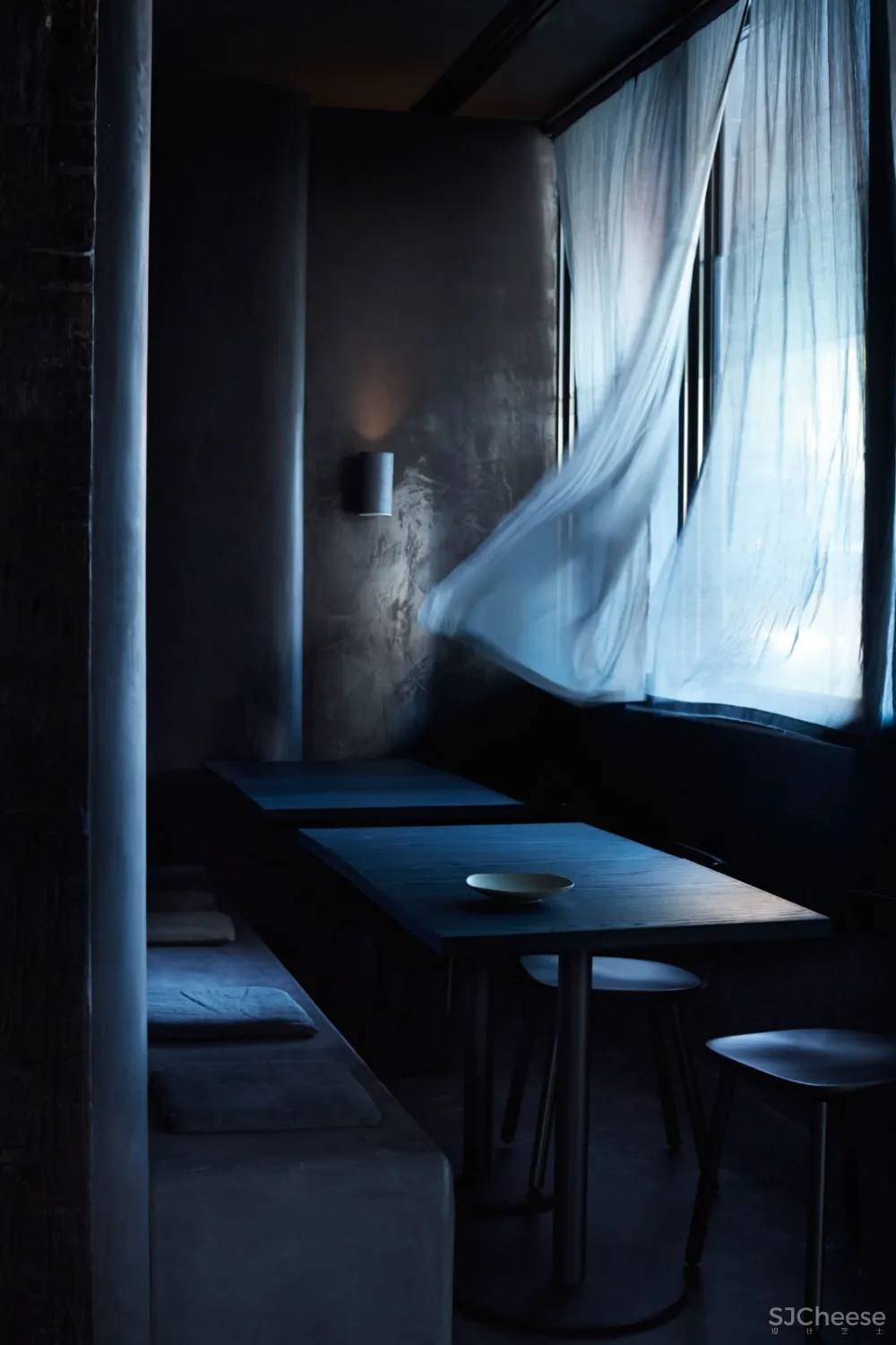 最新 | 高度质感的全黑色调:悉尼 Edition Roasters 咖啡馆 首