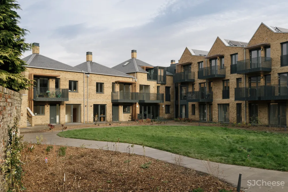 Pollard Thomas Edwards completes UK's first over 50s co-housing scheme