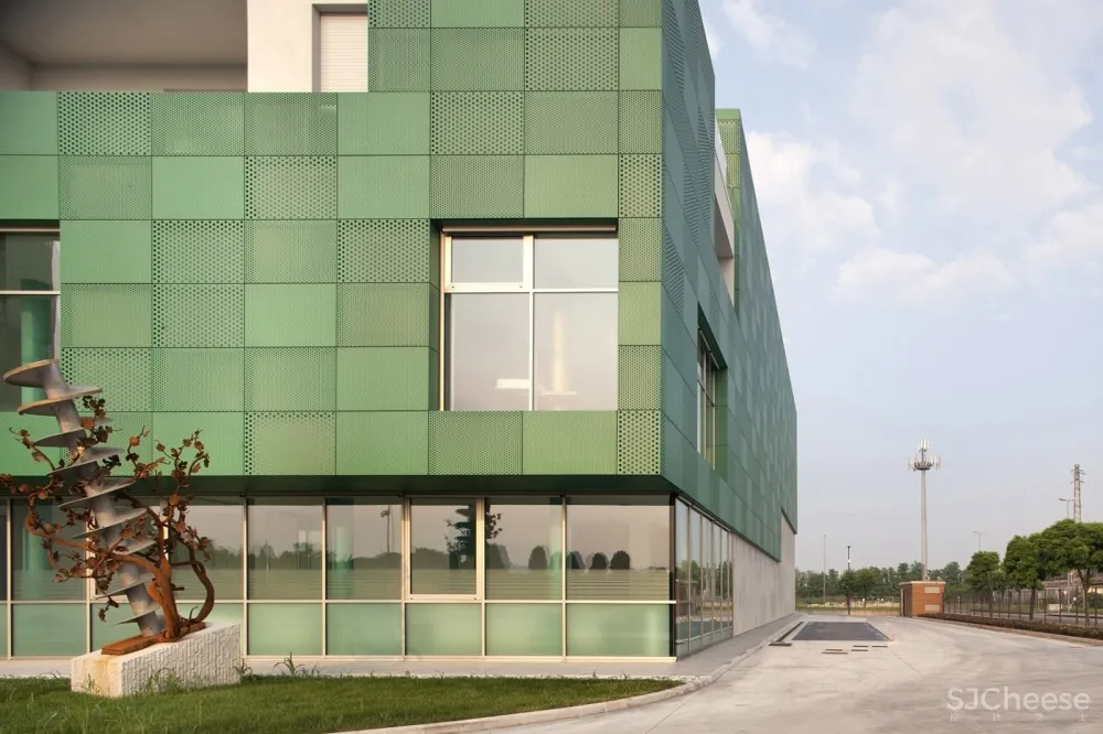 Ceviv酒厂扩建项目，意大利 / REISARCHITETTURA