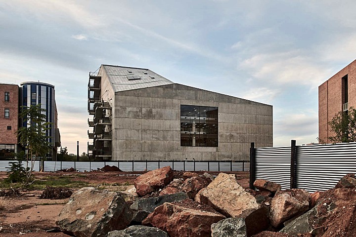 索尔·普拉特杰大学学生资源中心 / Designworkshop