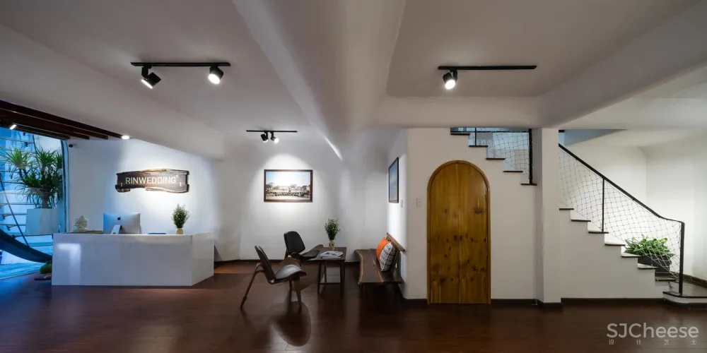 Rin 婚礼工作室 / District 1 Architects