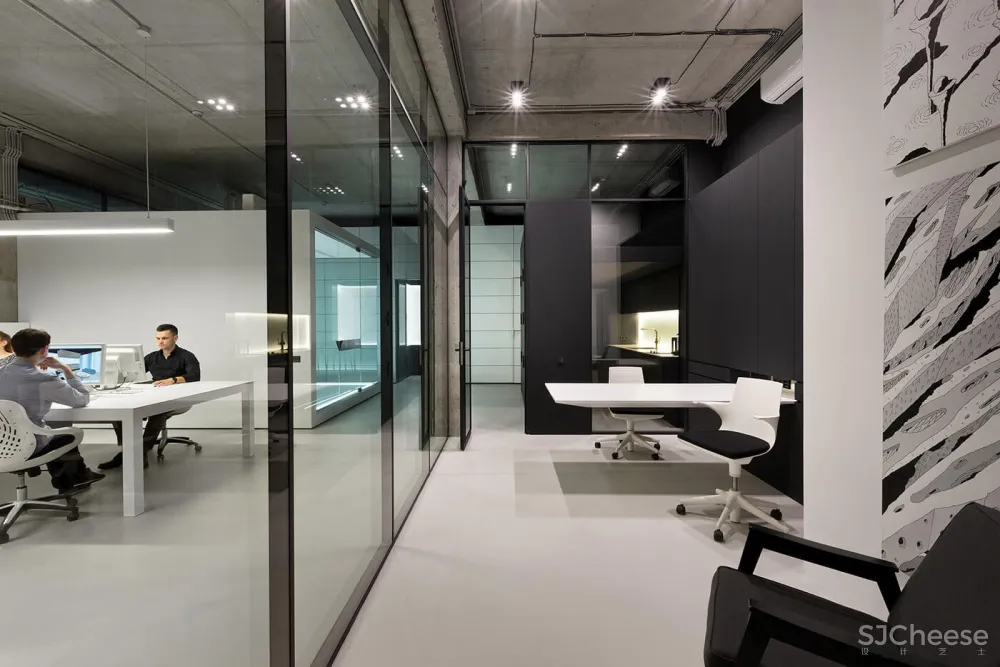 乌克兰黑白简约Soesthetic集团办公室 | SOESTHETIC GROUP