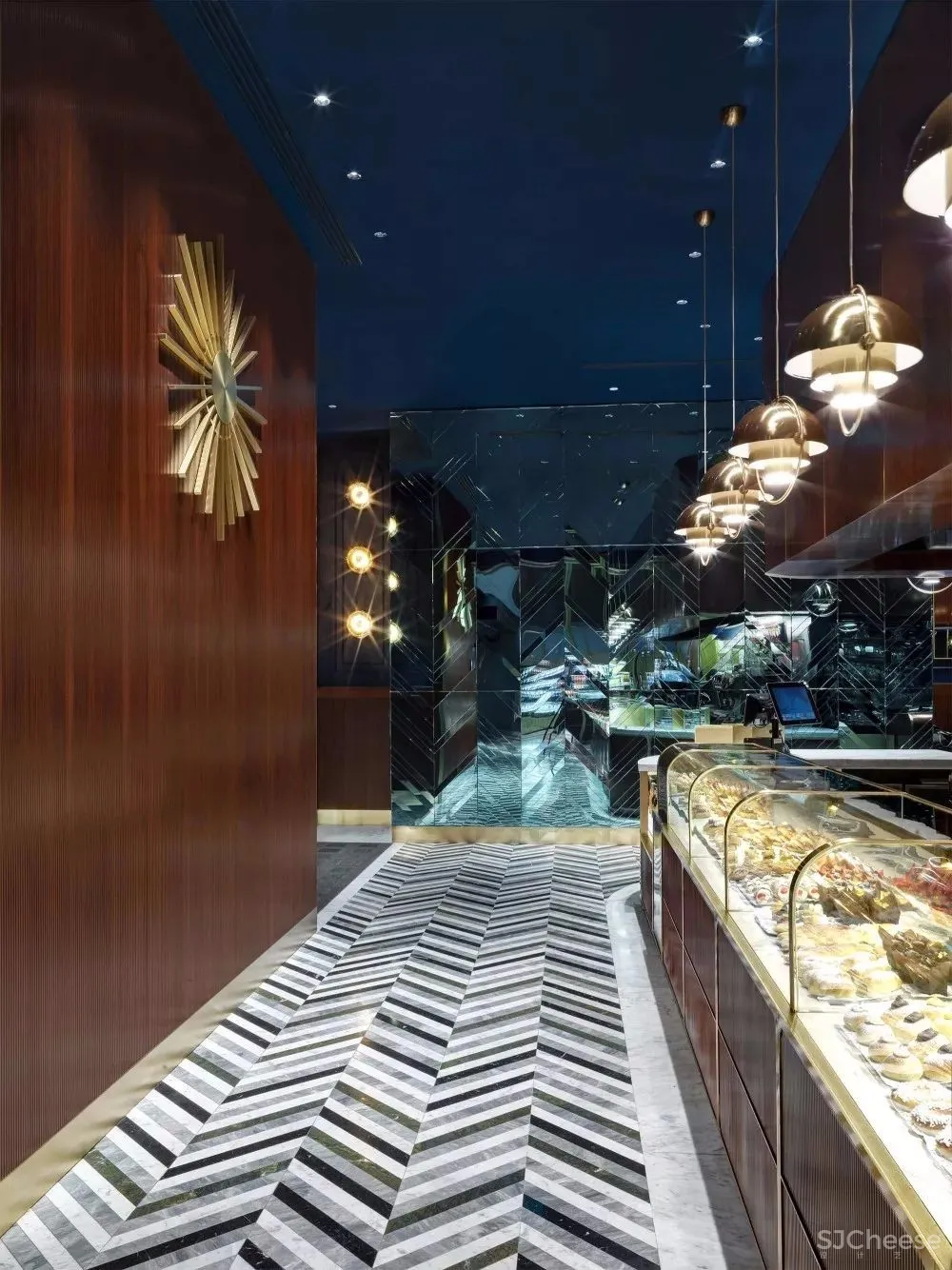 复古胡桃木+黄铜 Motta国外轻奢咖啡店 | COLLIDANIELARCHITETTO 首