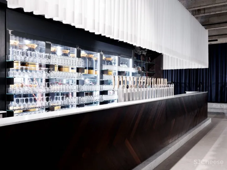 戏剧感十足的 ZOMBY BLUE 演艺娱乐中心 | fabio gianoli