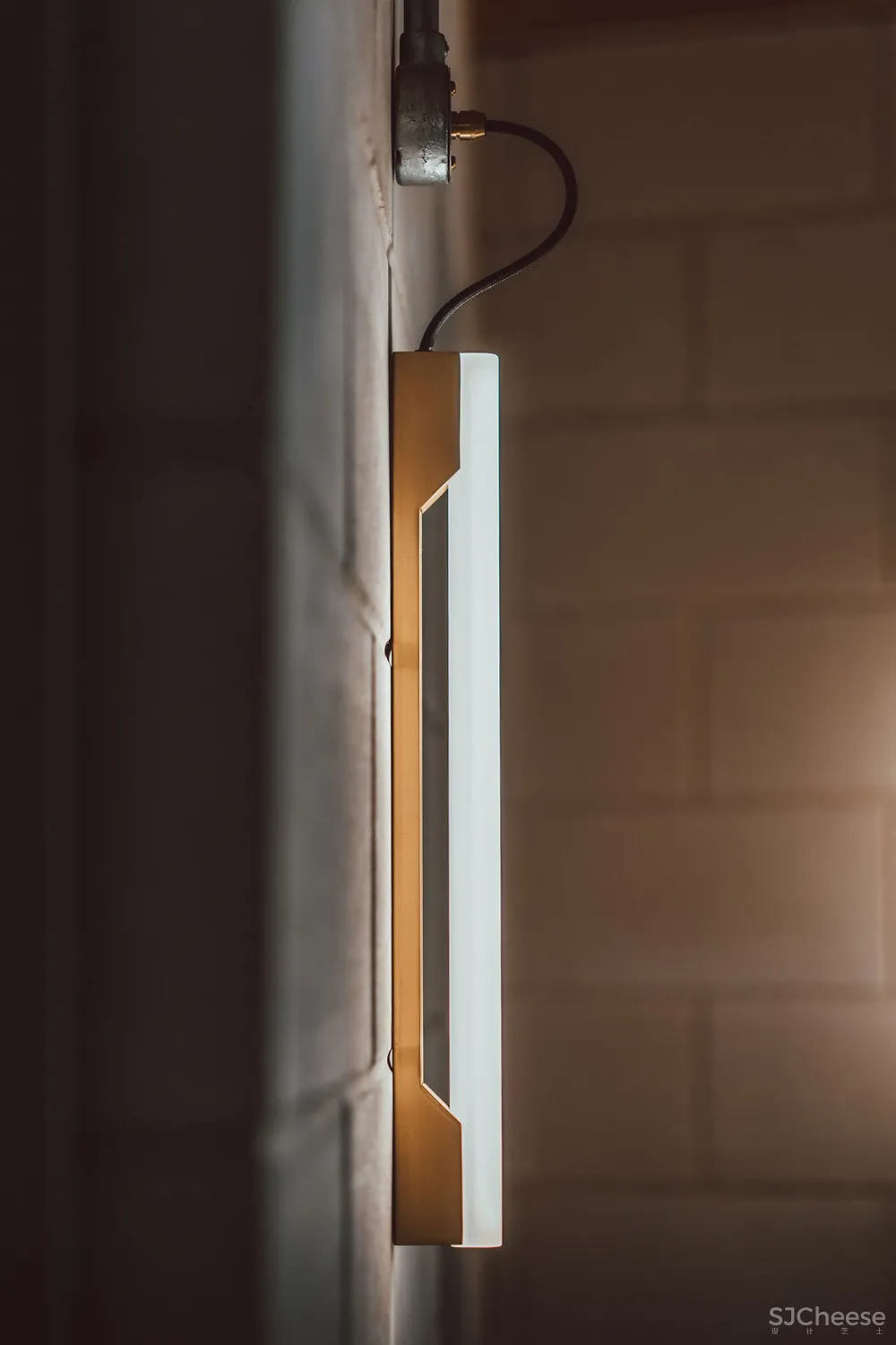 英国一对双胞胎兄弟自建优雅工业之家