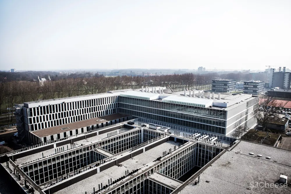 莱顿大学贝塔园区,荷兰 / 瑛泊