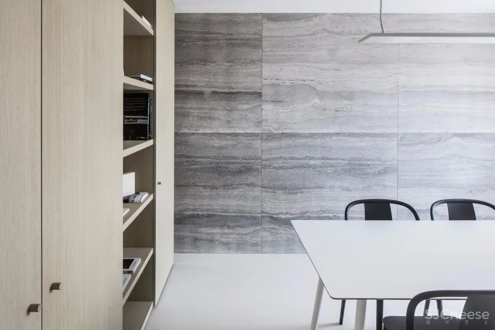 300㎡海堤上的极简办公空间 | FIVE AM 首