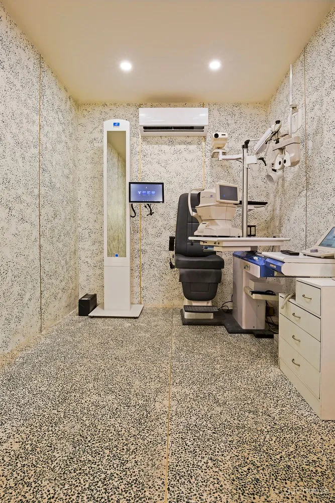 RENESA :眼镜店The Focal Length 首