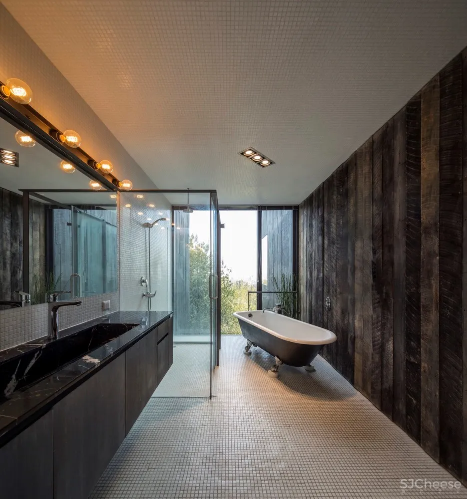 黑色原木住宅 Casa Zupe