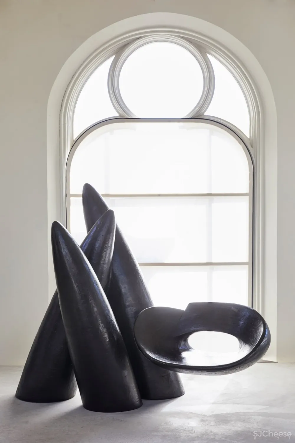 教堂与艺术的结合：Carpenters Workshop画廊作品