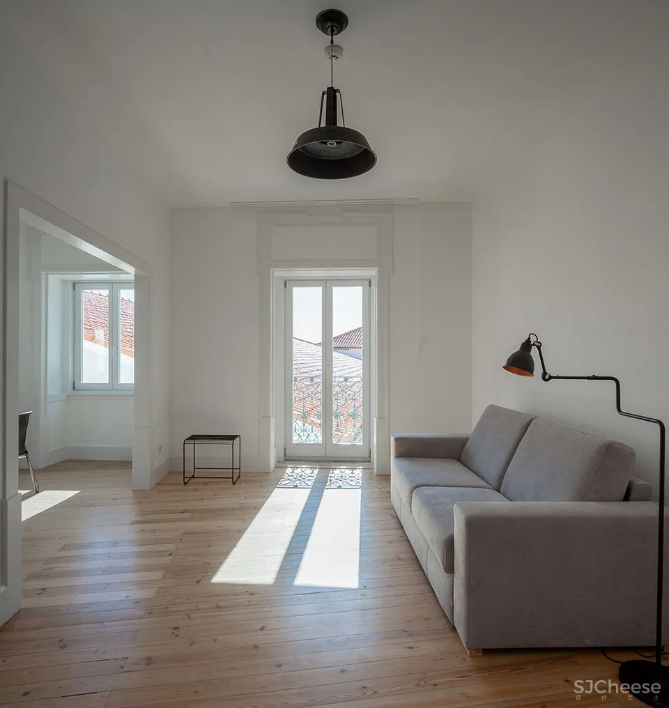 科英布拉酒店改造，葡萄牙 / depA Architects