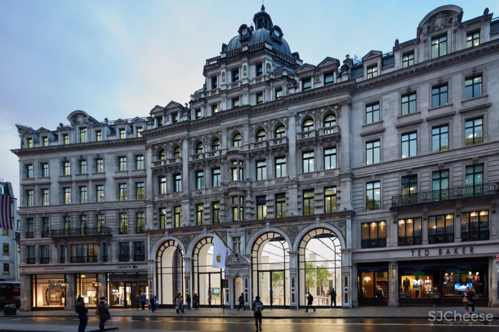 充满树木的苹果Regent街道商店