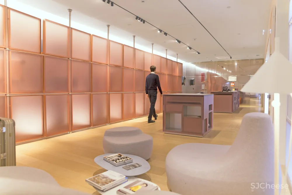 Snøhetta:巴黎精品店Rimowa Le Bon Marché 首