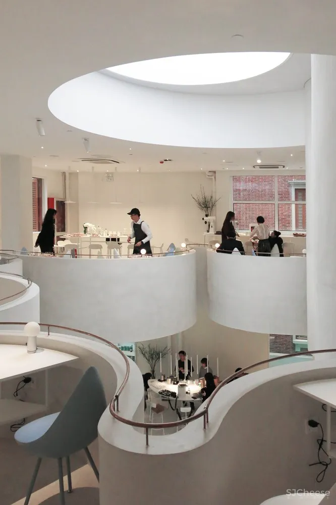 最新 | 不迫建筑工作室：上海鹰集咖啡丰盛里店 首