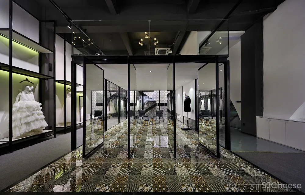 Forus高端定制婚纱机构 李超