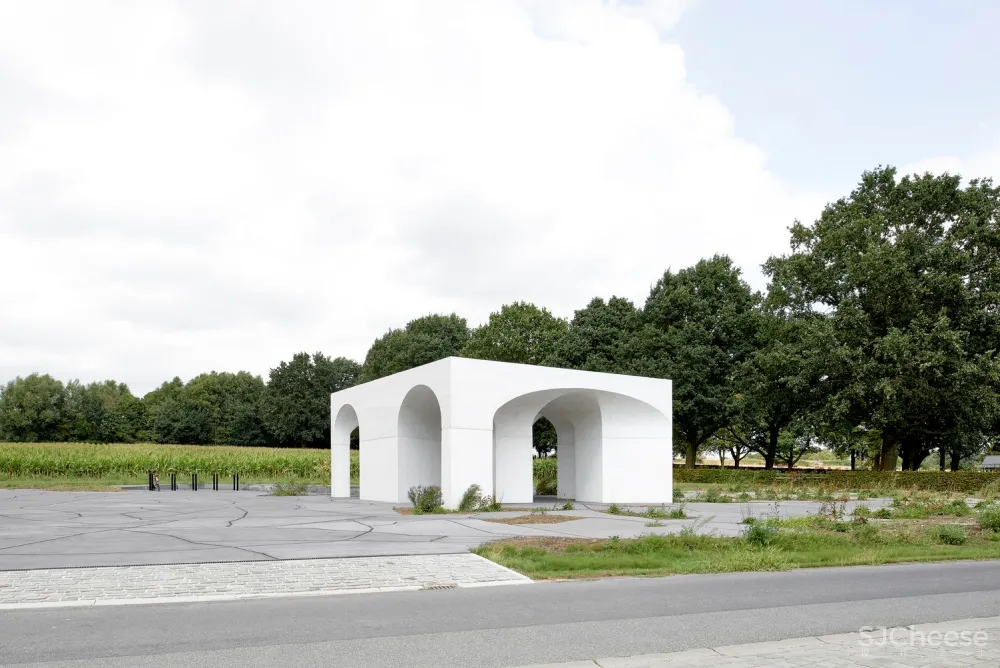 Gijs Van Vaerenbergh设计:拱形空间提供各个方向的环境面