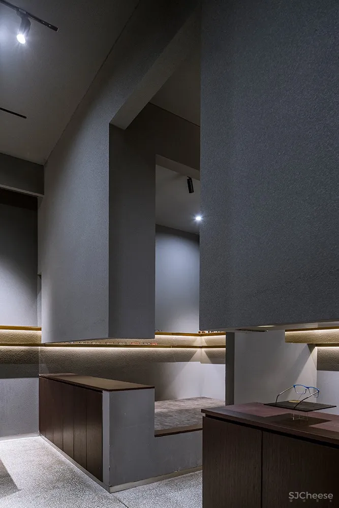 北京阿目眼镜店铺 / TEMP 首