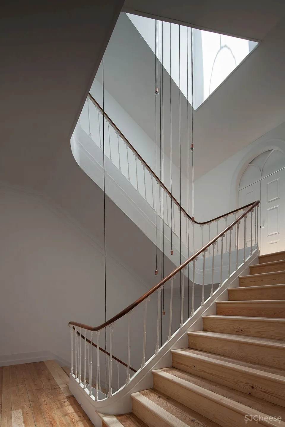 科英布拉酒店改造，葡萄牙 / depA Architects