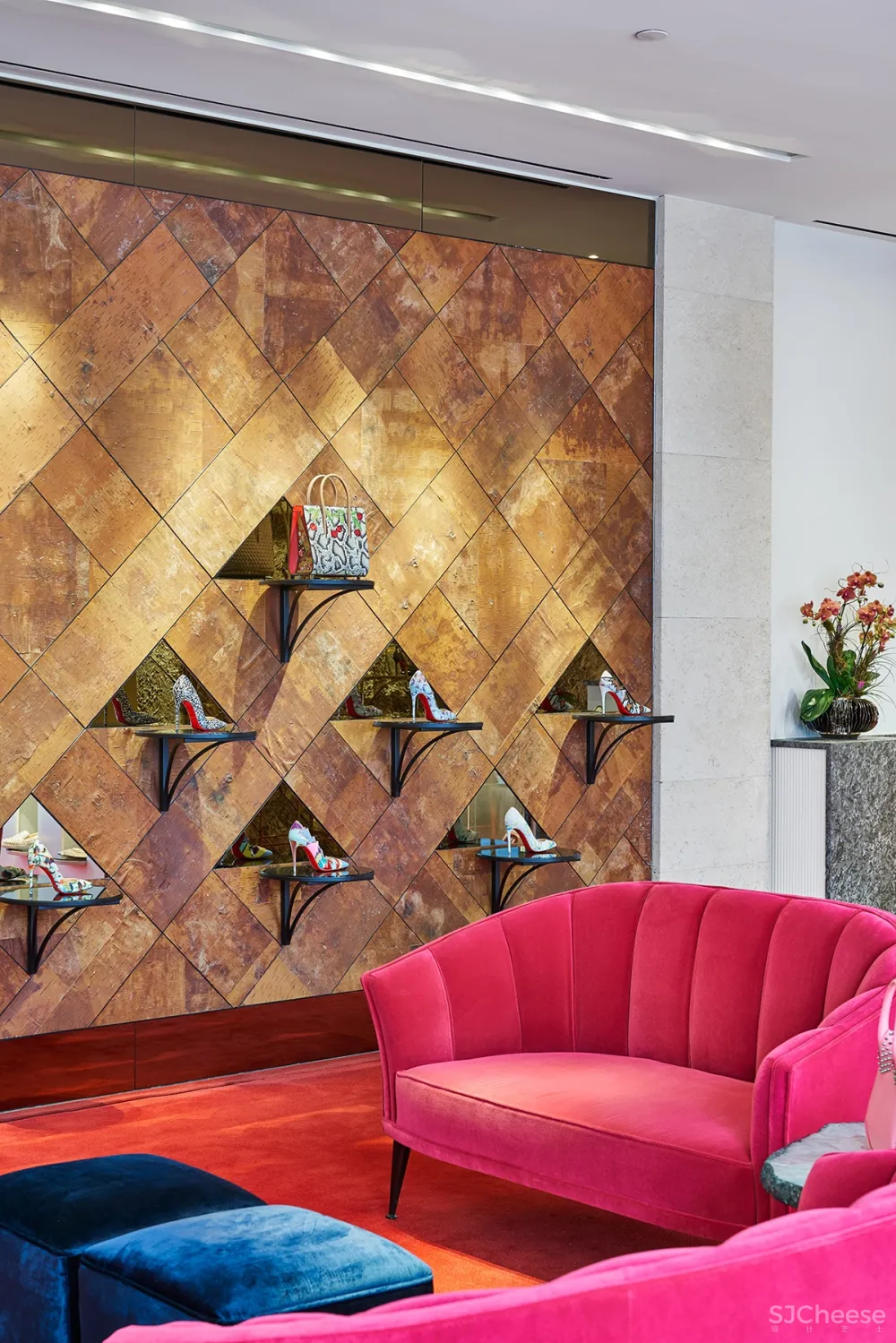 212box作品 | 树皮覆盖的Christian Louboutin精品店,与自然美感产生共鸣